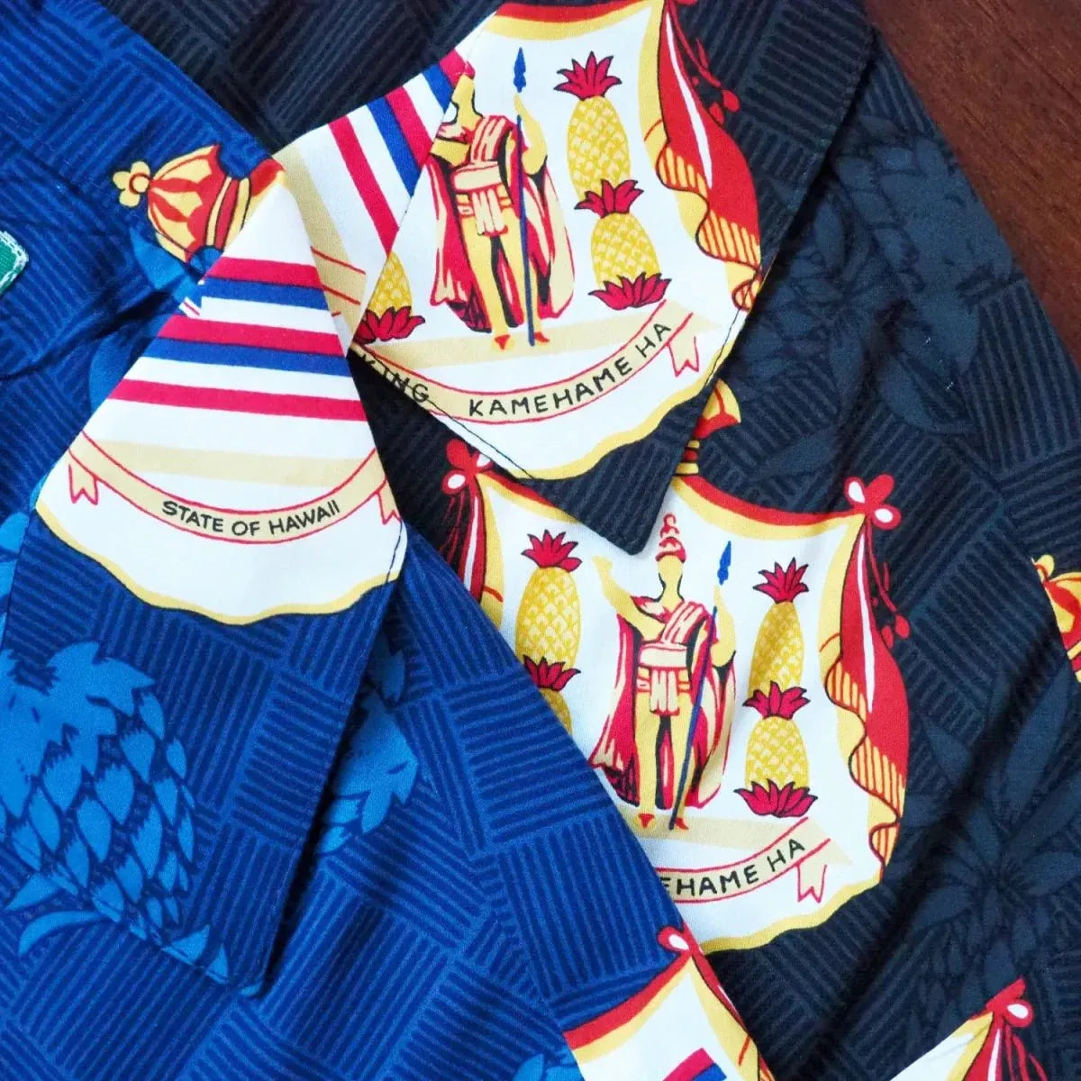 Crest black hawaiian aloha rayon shirt - alohaz