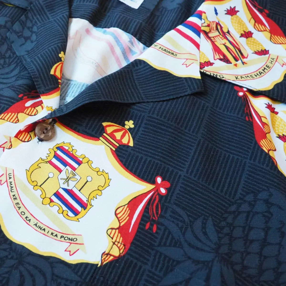 Crest black hawaiian aloha rayon shirt