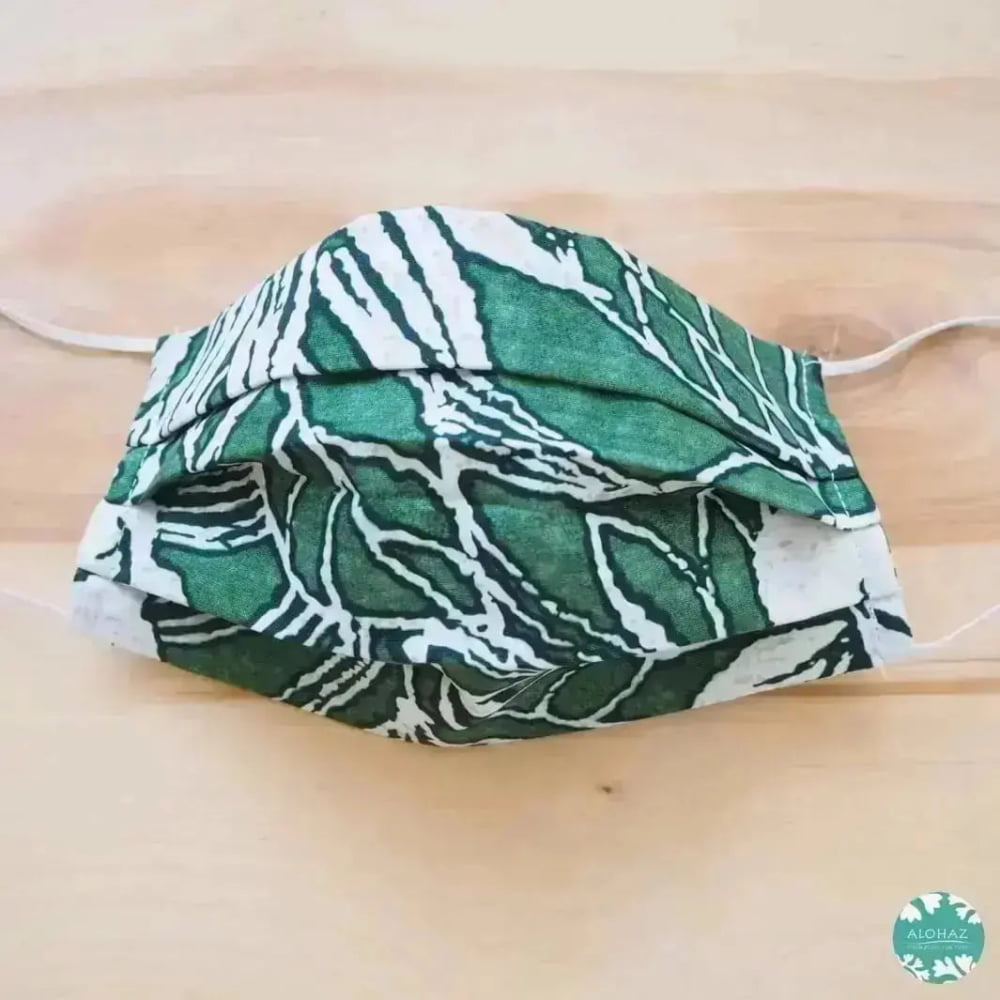 Pleated face mask + filter pocket ~ green forest